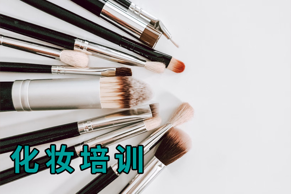 给普通女孩的暴击：会化妆和不会化妆，过的是两种人生